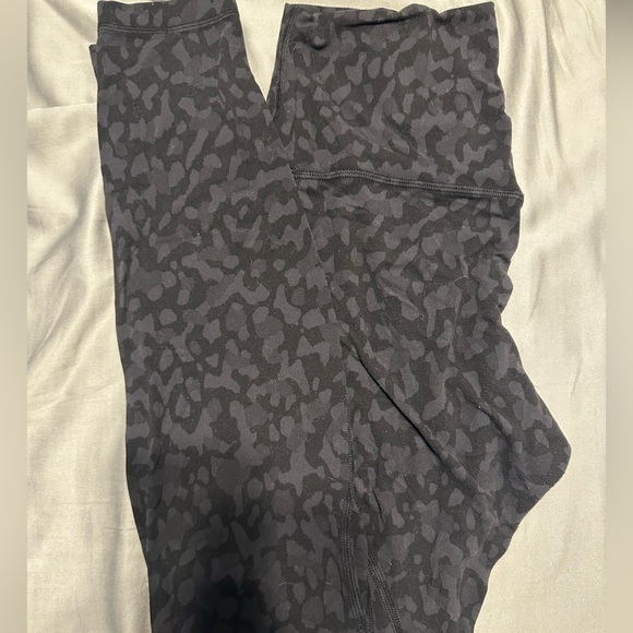 LULULEMON ALIGN SIZE 8 wild thing black camo - Picture 4 of 4